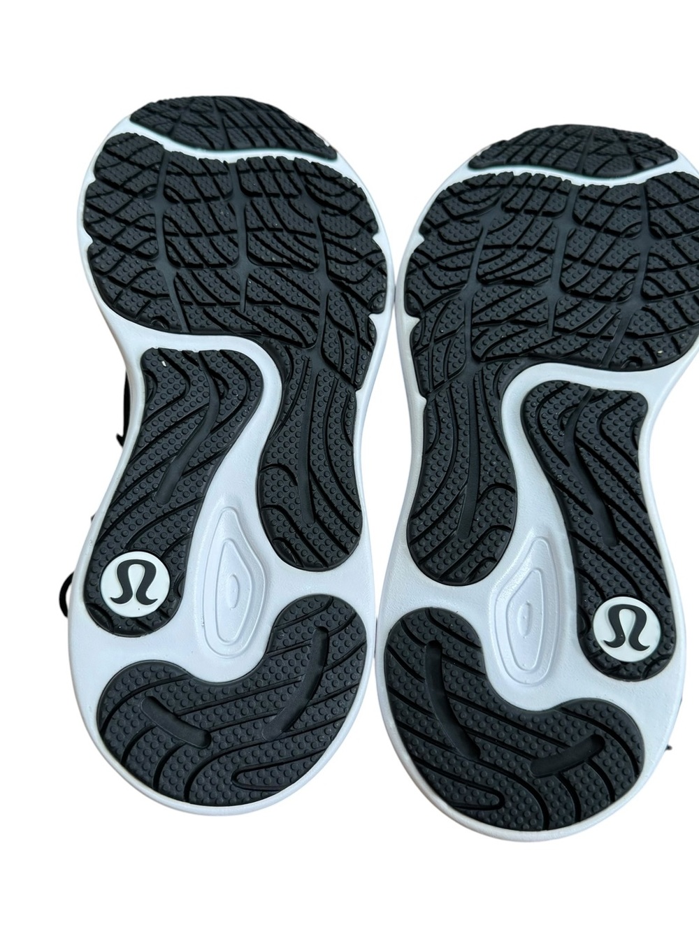 Lululemon Blissfeel Running Shoe Black White Women’s Sz 8.5 New W/out Box - Picture 5 of 8
